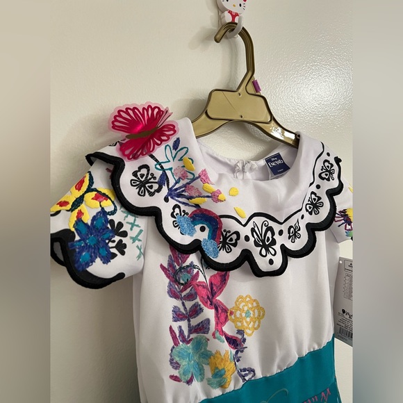 Disney Encanto Maribel costume - Picture 10 of 12